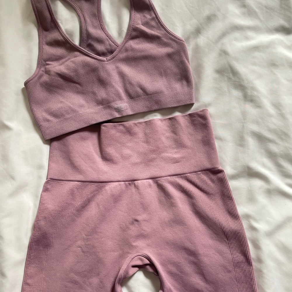 SetActive Rosy Racer V Bra and Leggings